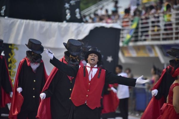 Desfile da escola de samba Unidos de São Torquato por Rodrigo Gavini