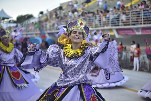 Desfile da escola de samba Unidos de São Torquato por Rodrigo Gavini