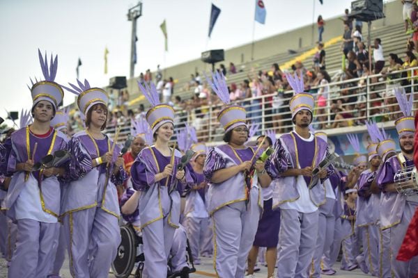 Desfile da escola de samba Unidos de São Torquato por Rodrigo Gavini
