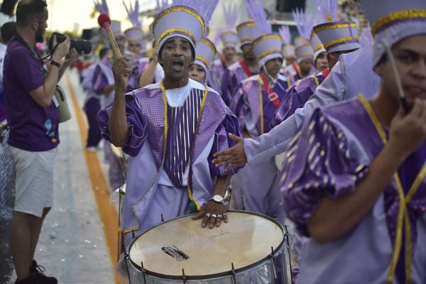 Desfile da escola de samba Unidos de São Torquato por Rodrigo Gavini
