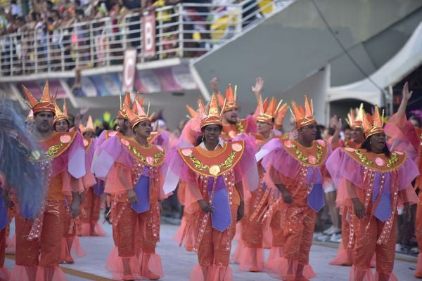 Desfile da escola de samba Unidos de São Torquato por Rodrigo Gavini
