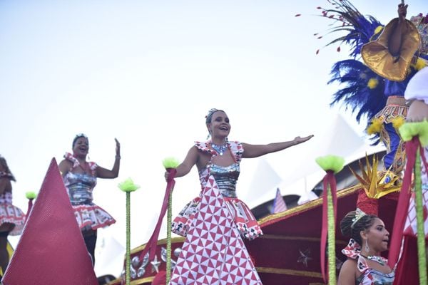 Desfile da escola de samba Unidos de São Torquato por Rodrigo Gavini
