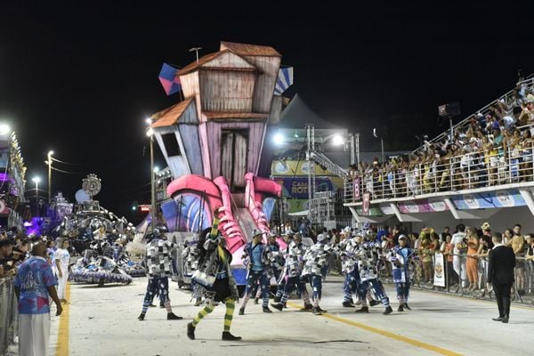 Novo Império leva o universo infantil para a avenida por Vitor Jubini