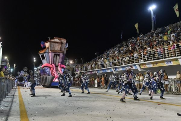 Novo Império leva o universo infantil para a avenida por Vitor Jubini