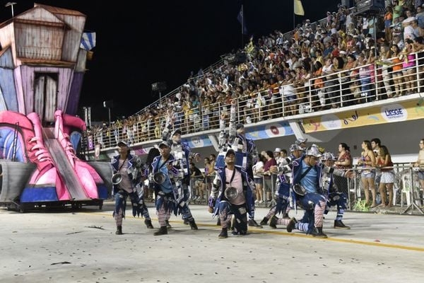 Novo Império leva o universo infantil para a avenida por Vitor Jubini