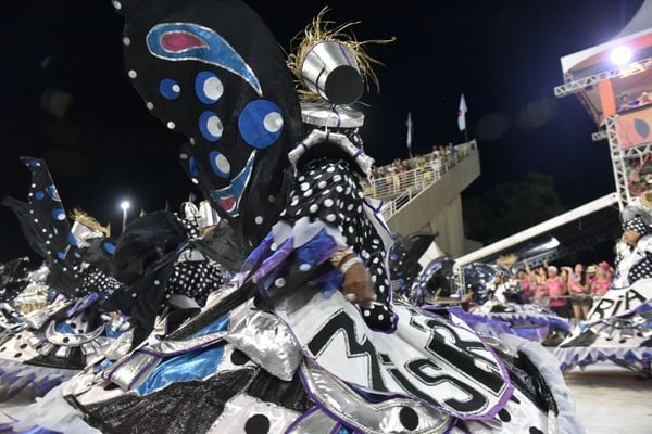 Novo Império leva o universo infantil para a avenida por Vitor Jubini