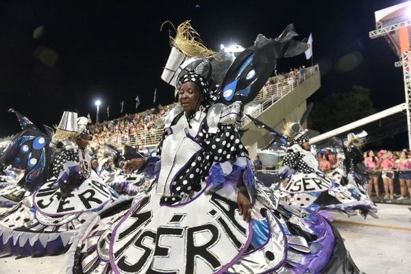 Novo Império leva o universo infantil para a avenida por Vitor Jubini