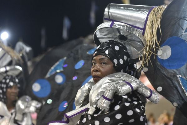 Novo Império leva o universo infantil para a avenida por Vitor Jubini