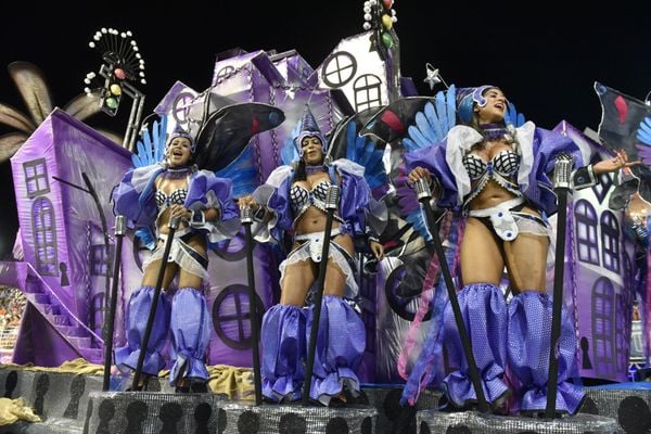 Novo Império leva o universo infantil para a avenida por Vitor Jubini