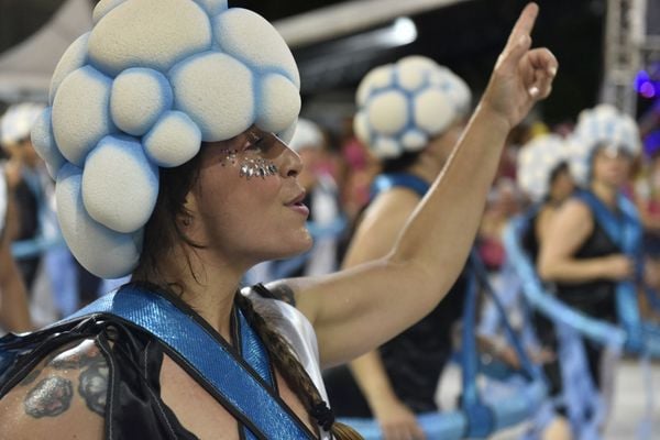 Novo Império leva o universo infantil para a avenida por Vitor Jubini