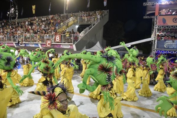 Novo Império leva o universo infantil para a avenida por Vitor Jubini