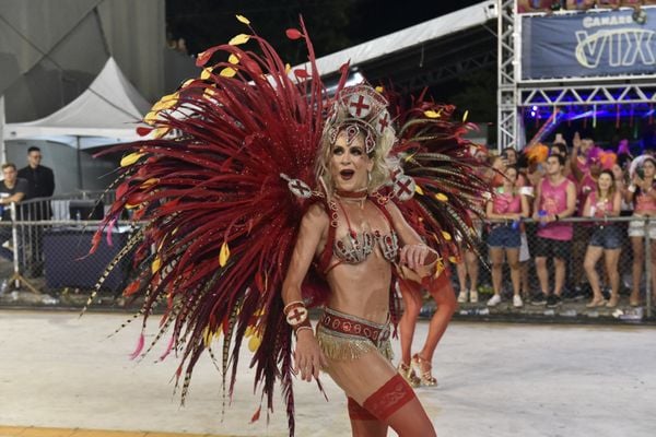 Novo Império leva o universo infantil para a avenida por Vitor Jubini