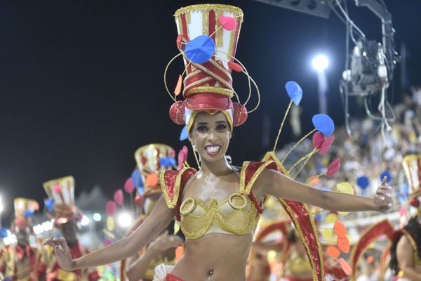 Novo Império leva o universo infantil para a avenida por Vitor Jubini