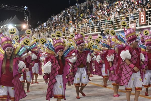 Novo Império leva o universo infantil para a avenida por Vitor Jubini