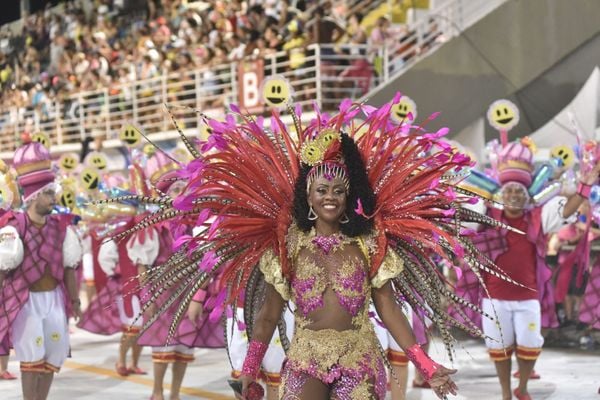 Novo Império leva o universo infantil para a avenida por Vitor Jubini
