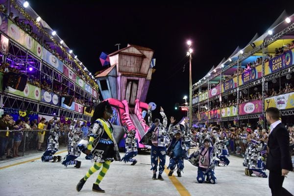Novo Império leva o universo infantil para a avenida por Rodrigo Gavini