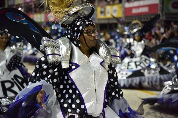 Novo Império leva o universo infantil para a avenida por Rodrigo Gavini
