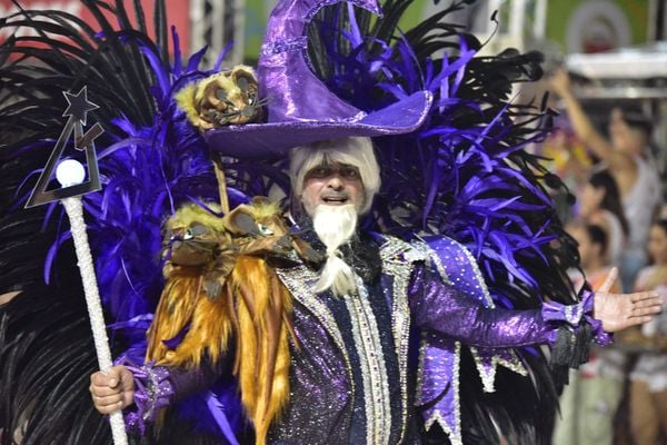 Novo Império leva o universo infantil para a avenida por Rodrigo Gavini