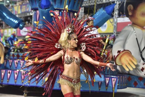 Novo Império leva o universo infantil para a avenida por Rodrigo Gavini