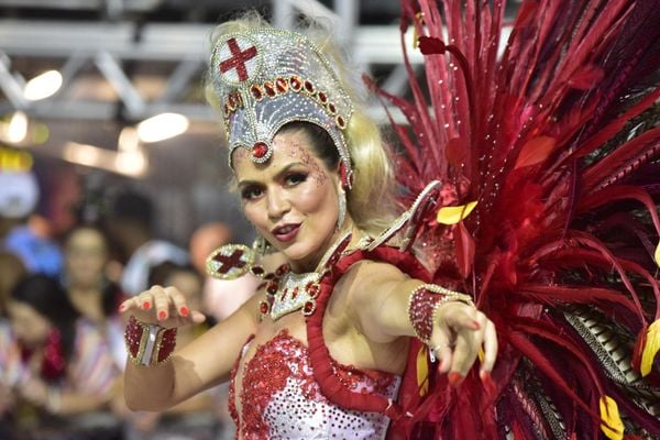 Novo Império leva o universo infantil para a avenida por Rodrigo Gavini