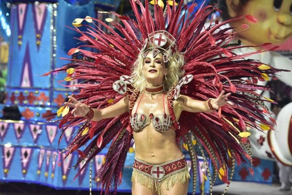 Novo Império leva o universo infantil para a avenida por Rodrigo Gavini