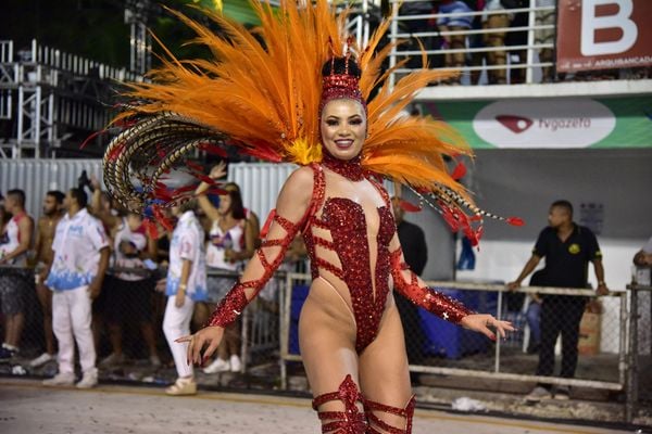 Novo Império leva o universo infantil para a avenida por Rodrigo Gavini