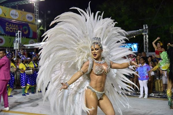 Novo Império leva o universo infantil para a avenida por Rodrigo Gavini