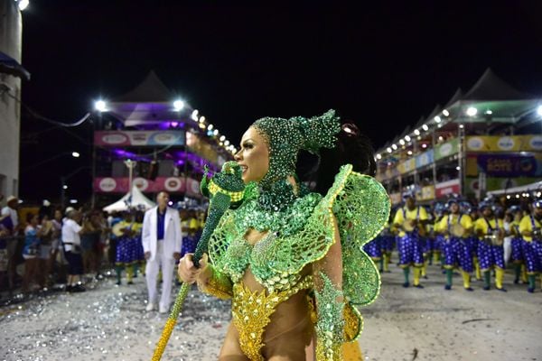 Novo Império leva o universo infantil para a avenida por Rodrigo Gavini
