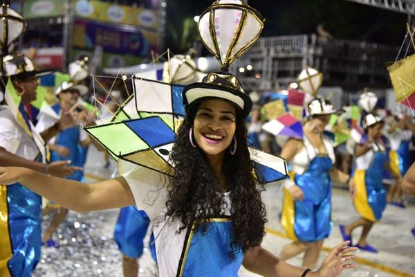 Novo Império leva o universo infantil para a avenida por Rodrigo Gavini