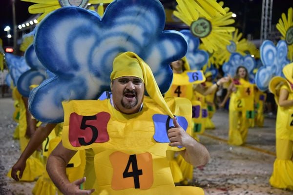 Novo Império leva o universo infantil para a avenida por Rodrigo Gavini