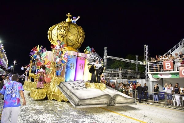 Novo Império leva o universo infantil para a avenida por Rodrigo Gavini
