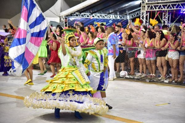 Novo Império leva o universo infantil para a avenida por Rodrigo Gavini