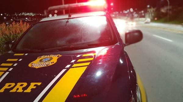 Data: 17/02/2020 - ES - Pancas - Homem com várias passagens pela polícia é preso pela PRF na BR 101, em Linhares