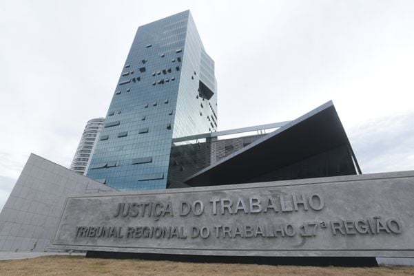Sede do Tribunal Regional do Trabalho (TRT), inaugurada nesta segunda-feira (17), começou a ser construída em 2011. Crédito: Ricardo Medeiros