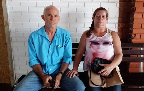 Rogério e Valdinéia, pais de Karine, estão preocupados e dormindo mal há dias. Crédito: Acervo Pessoal