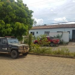 Segundo a Polícia Militar, no local funcionava um viveiro de mudas de café, onde a vítima trabalhava
