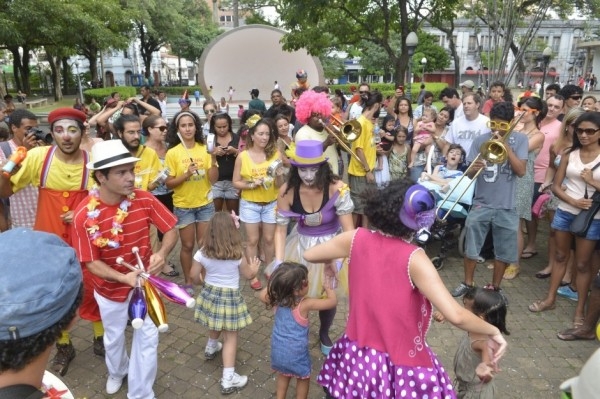 Crianças particpam do bloco Regionalzinho do Nair, no Parque Moscoso, no Centro de Vitóra. Crédito: Arquivo AG/Edson Chagas