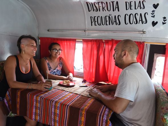 Data: 20/02/2020 - ES - Vitória - Araceli Faienza, Jesica Santillán e Emanuel Carrizo: argentinos que estão viajando pelo Brasil - Editoria: Cidades - Foto: Ricardo Medeiros - GZ  por Ricardo Medeiros