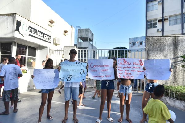 Manifestação nesta quinta-feira (20) é contra a violência nas periferias de Vitória. Crédito: Fernando Madeira