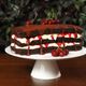 Imagem - Brownie cake com cream cheese e chantilly: confira receita
