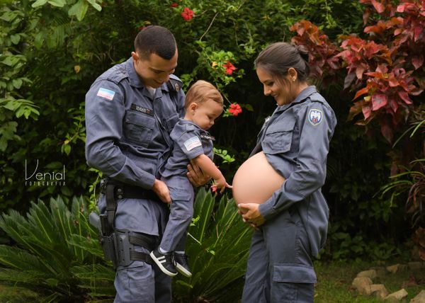 Fotos dos soldados Rogério e Letícia (com o pequeno Pedro) encantaram a internet por Venial Fotografia
