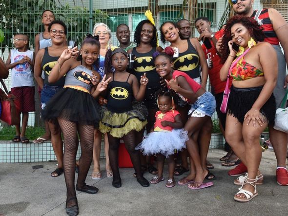 A família Batman, unidos na folia sem idade no  Centro de Vitória por Vitor Jubini