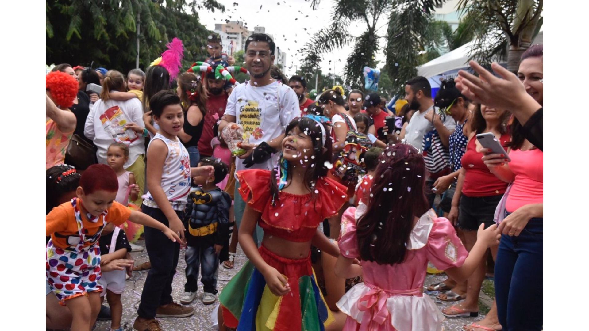 Crianças fazem a festa no Bloco Tô Baby em Jardim Camburi. Crédito: Vitor Jubini