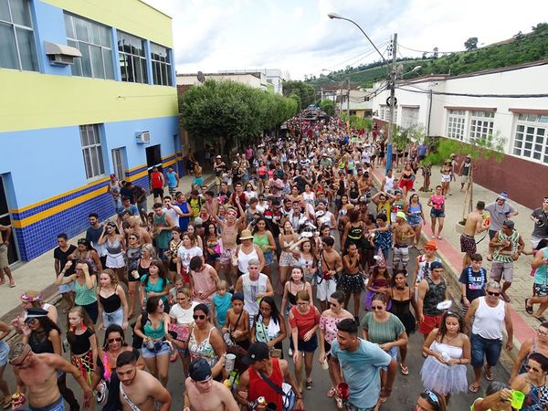 Blocos tradicionais embalam o carnaval de Itarana - Trio Pocotó por Prefeitura Municipal de Itarana / Divulgação