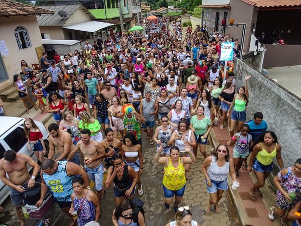 Blocos tradicionais embalam o carnaval de Itarana - Trio Pocotó por Prefeitura Municipal de Itarana / Divulgação