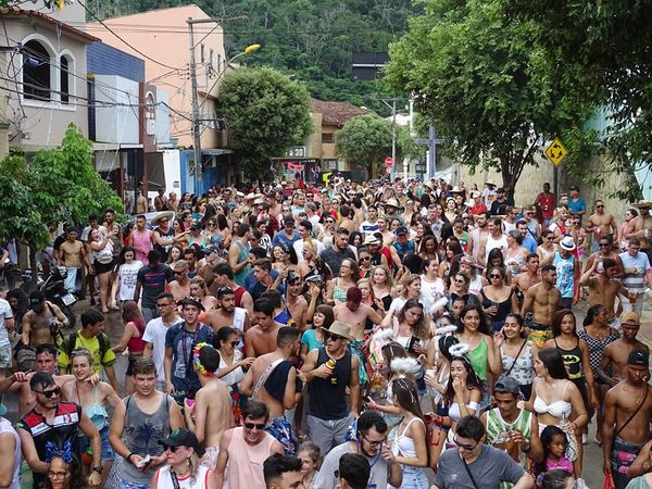Blocos tradicionais embalam o carnaval de Itarana - Trio Pocotó por Prefeitura Municipal de Itarana / Divulgação
