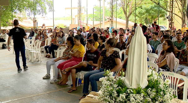 Grupos trocam folia do carnaval por oração em retiros religiosos em Colatina. Crédito: TV Gazeta Noroeste/ Reprodução