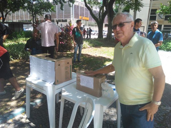 Wilson Haese, apoiador de Marcelino, vota na