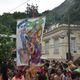 Diorgillis Henrique, 25, dentista, e Lucas Tofano, 25, cirurgião dentista, usaram a criatividade para produzir suas fantasias