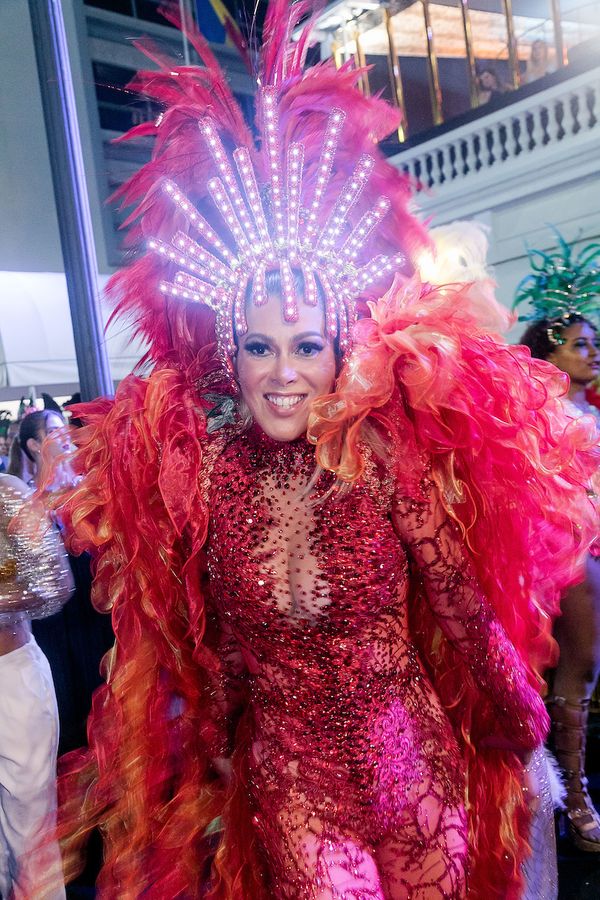 Baile do Copa 2020: Claudia Martinez veste modelito assinado pelo estilista Anderson Marttus no Copacabana Palace. Crédito: Miguel Sá/MS FOTOS